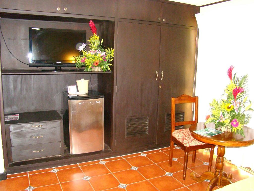 Hotel Colonnade Nicaragua Манагуа Стая снимка