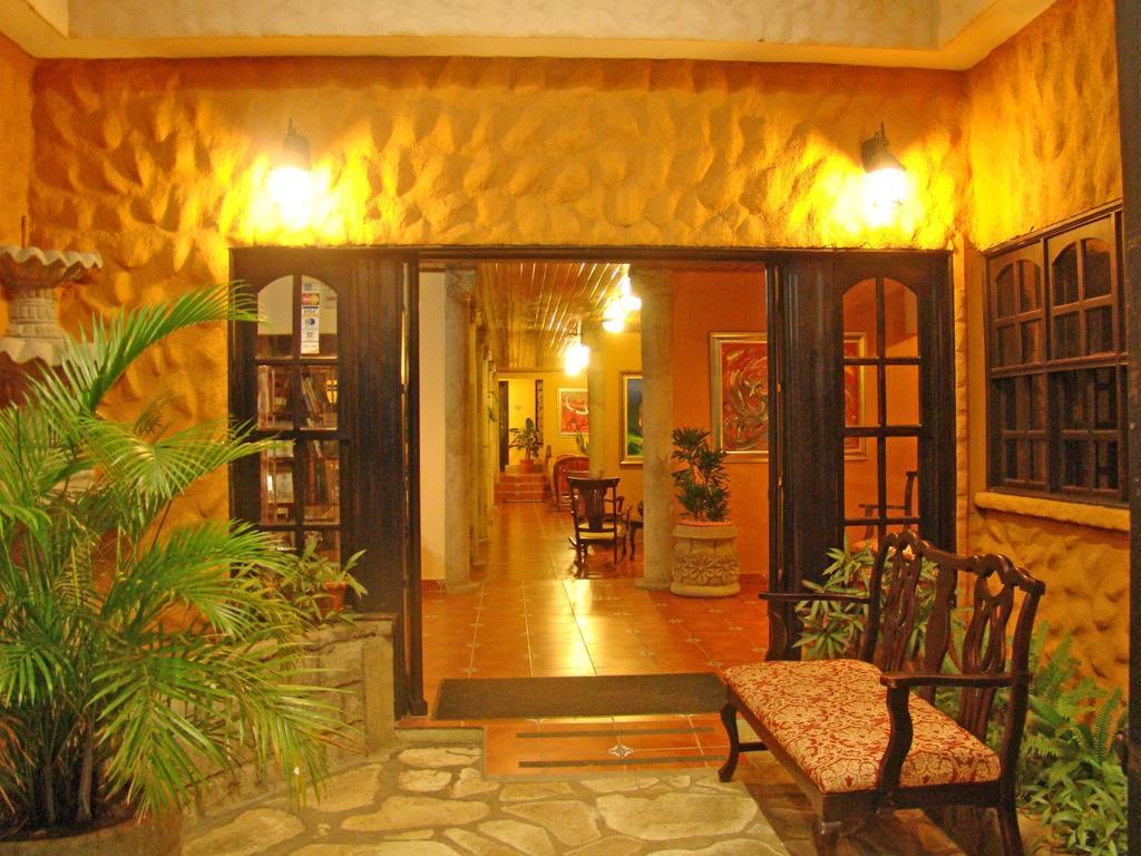 Hotel Colonnade Nicaragua Манагуа Екстериор снимка