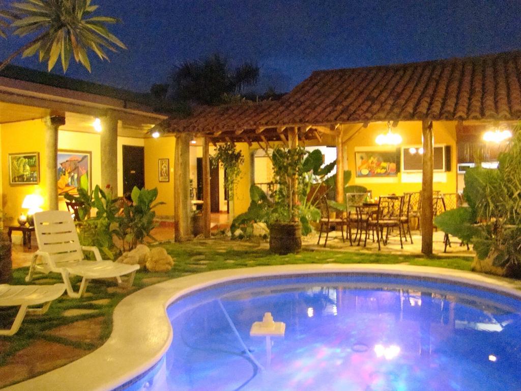 Hotel Colonnade Nicaragua Манагуа Екстериор снимка