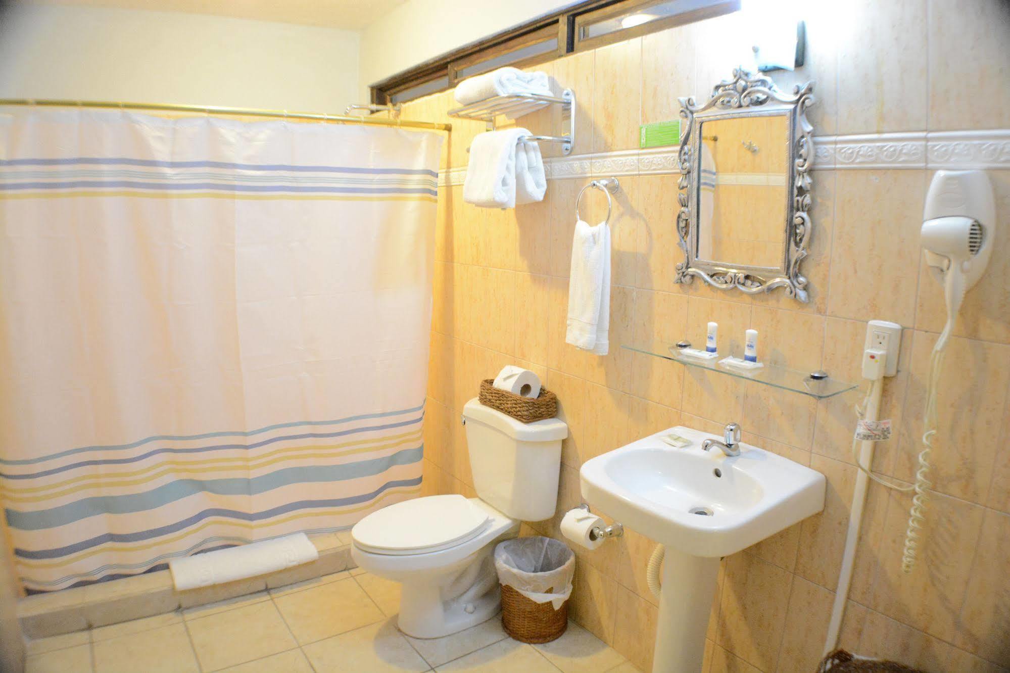 Hotel Colonnade Nicaragua Манагуа Екстериор снимка