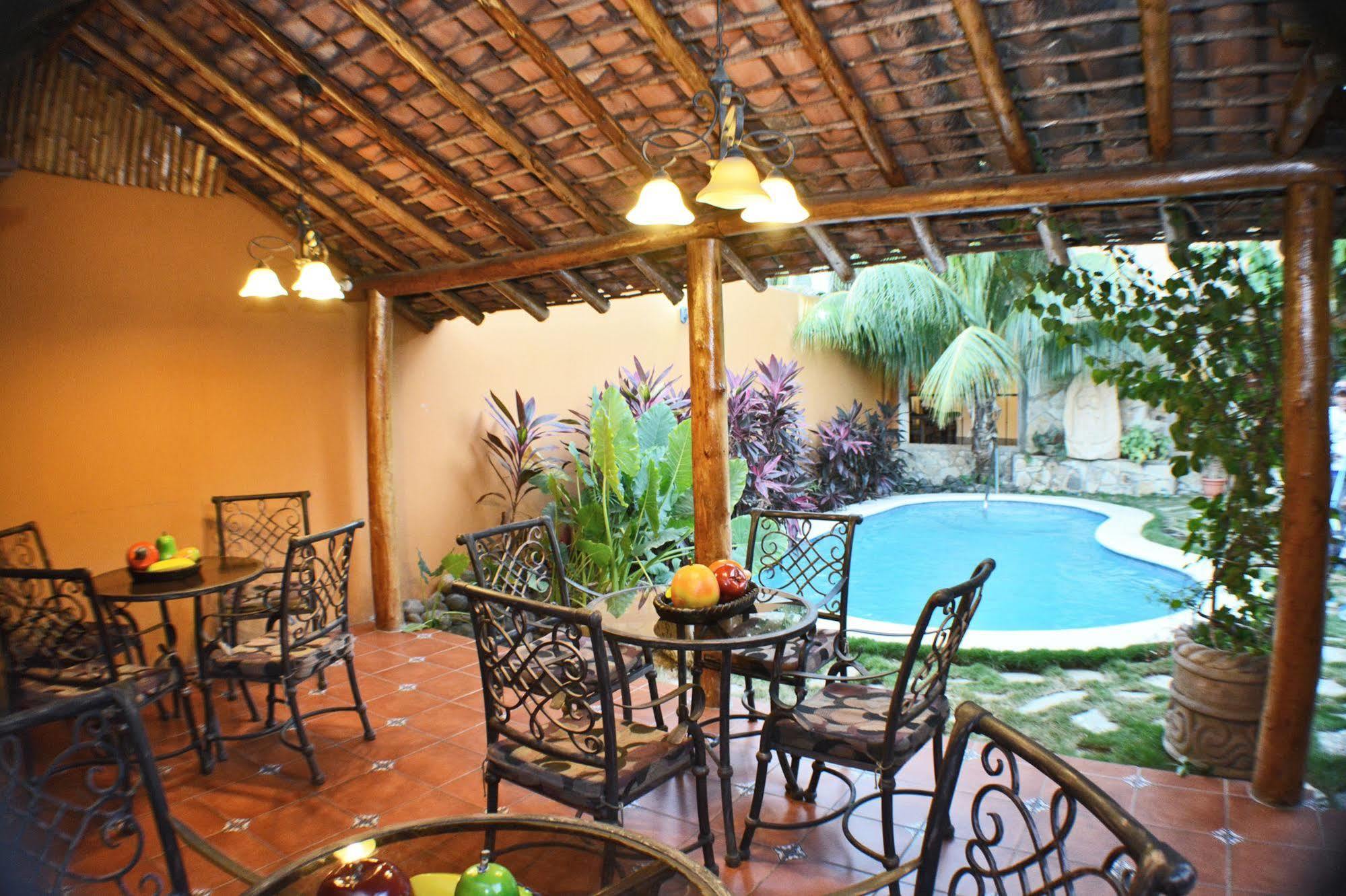 Hotel Colonnade Nicaragua Манагуа Екстериор снимка