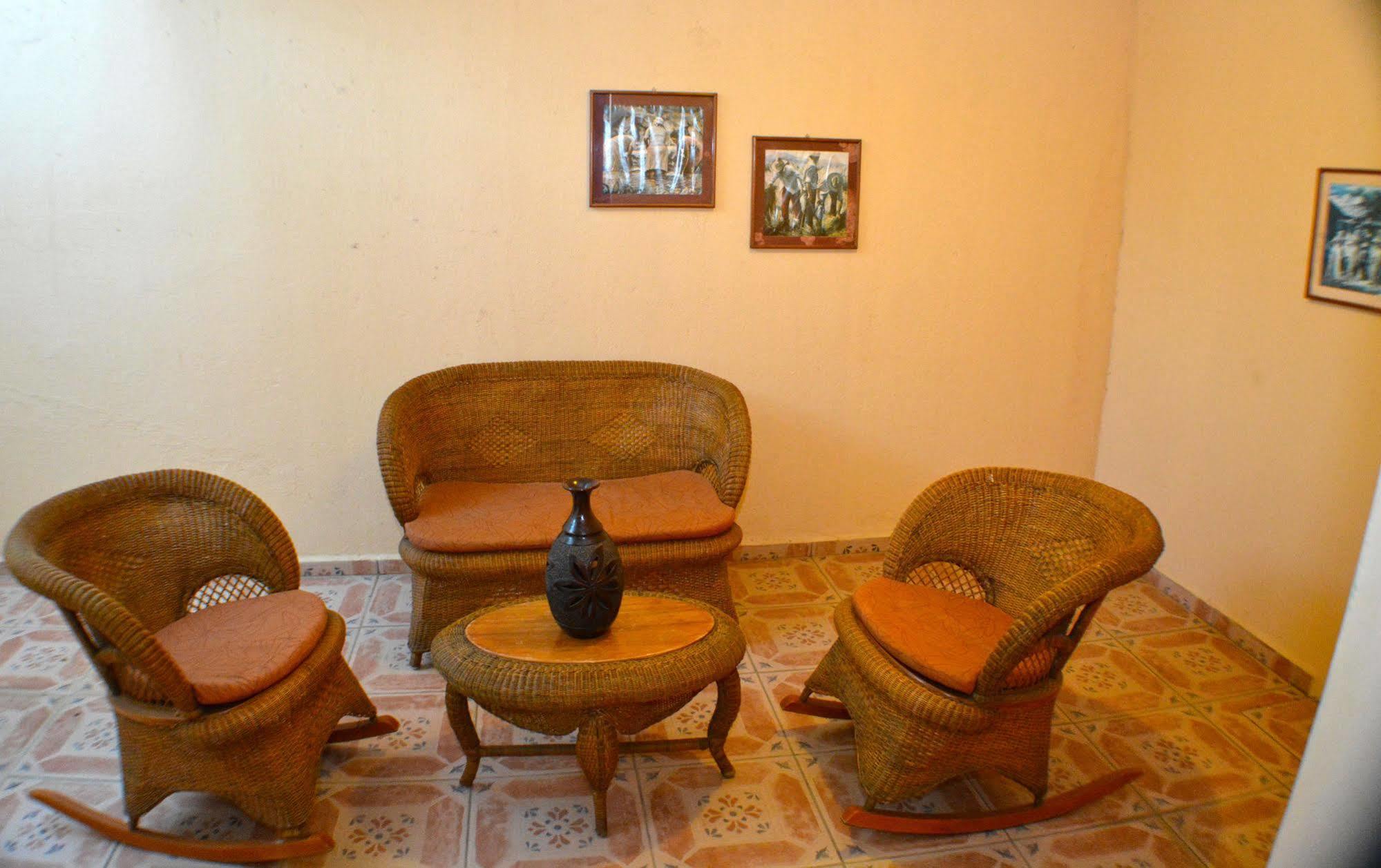 Hotel Colonnade Nicaragua Манагуа Екстериор снимка
