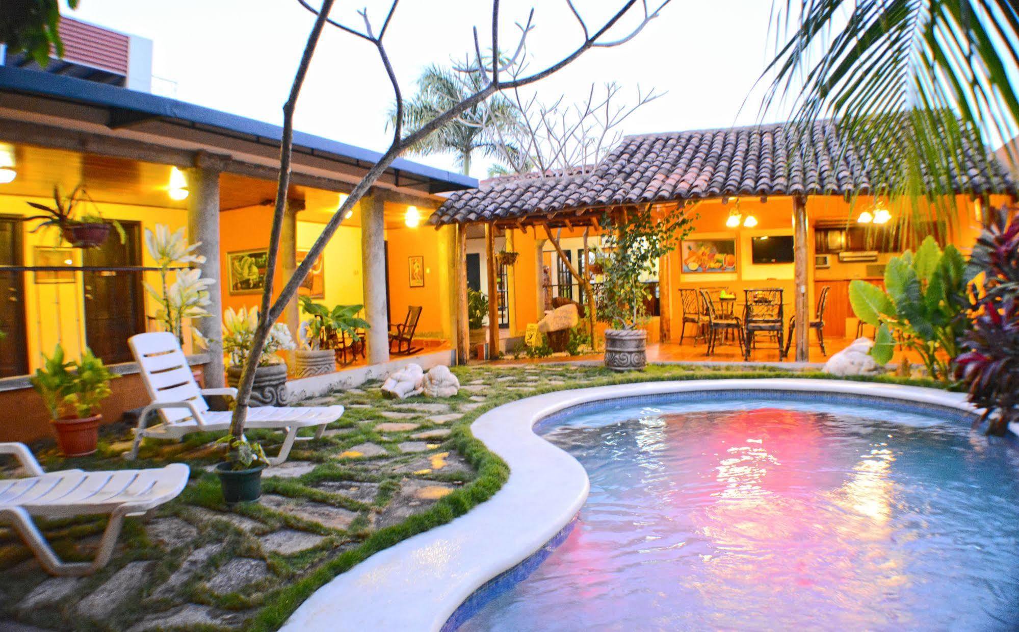 Hotel Colonnade Nicaragua Манагуа Екстериор снимка