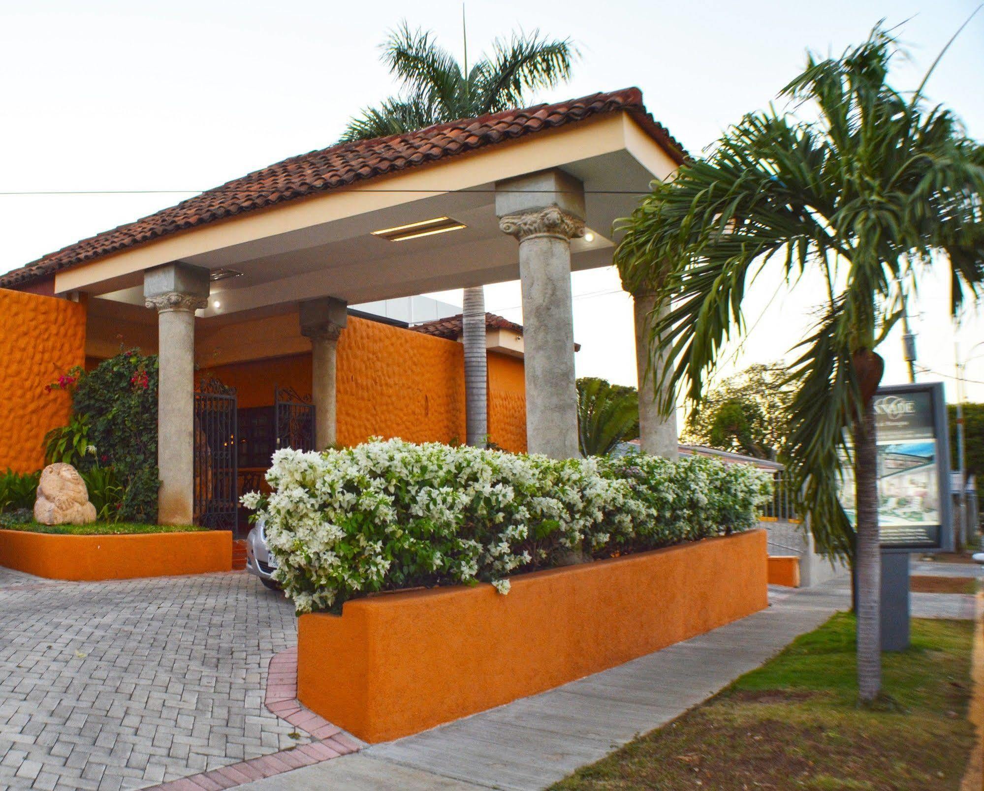 Hotel Colonnade Nicaragua Манагуа Екстериор снимка