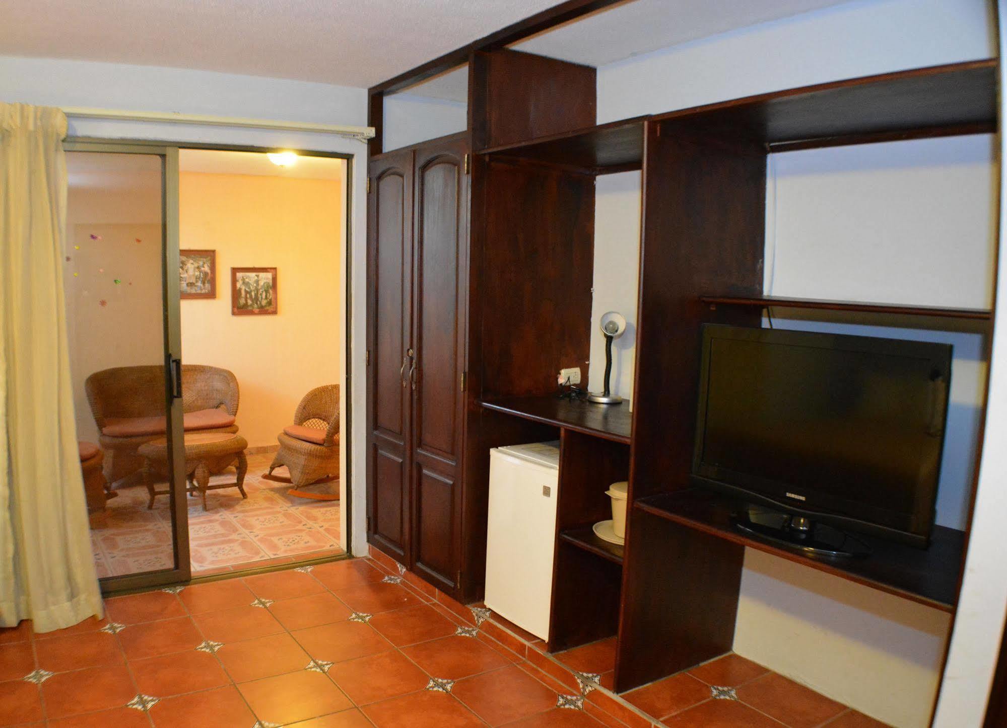 Hotel Colonnade Nicaragua Манагуа Екстериор снимка