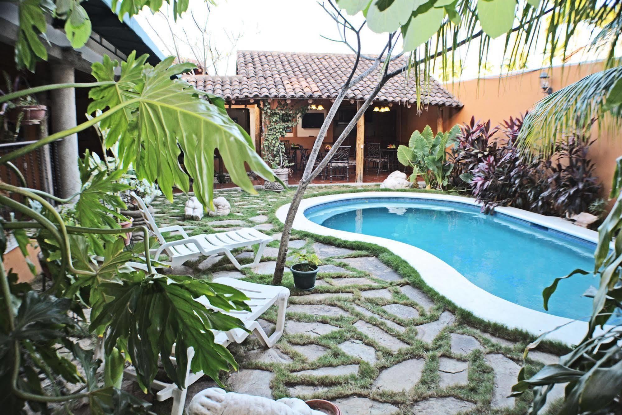 Hotel Colonnade Nicaragua Манагуа Екстериор снимка